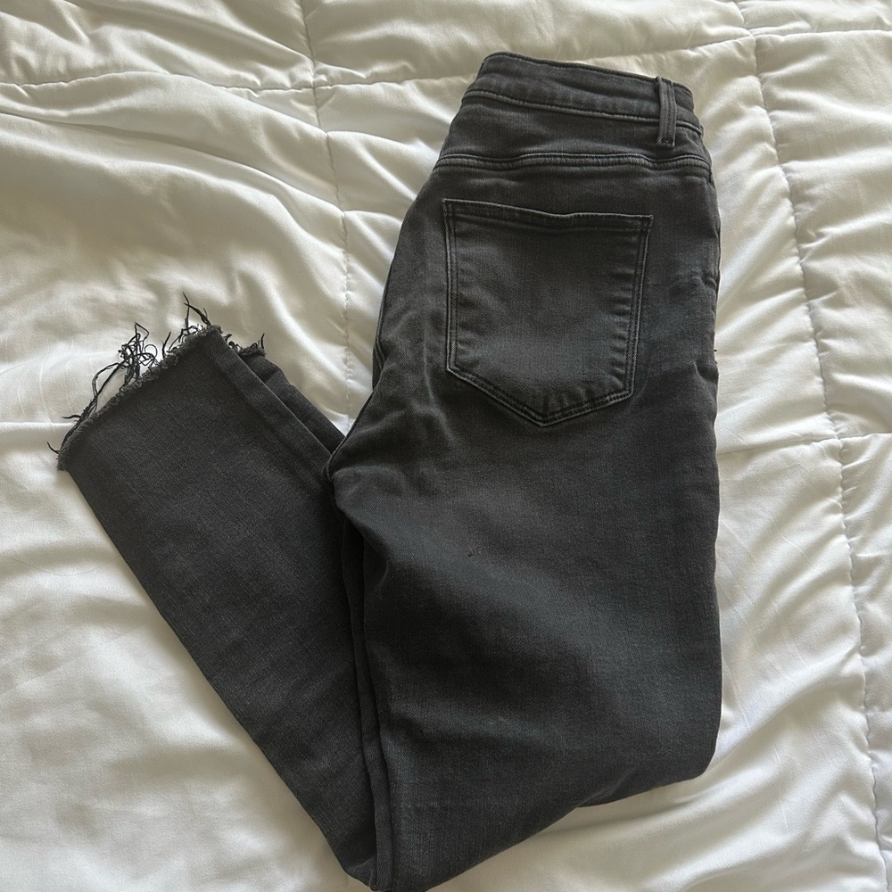 Forever 21 Black Ankle Cropped Jeans with Distressed Hem